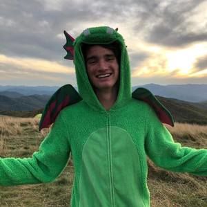 Meet your Posher, Brooks